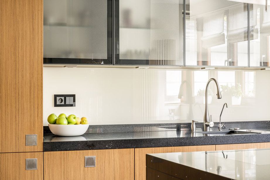 Clean kitchen countertops
